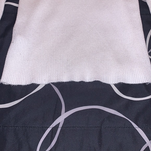 ✨WOMEN’S WHITE FOREVER21 TURTLENECK SWEATER ✨ - Picture 4 of 6
